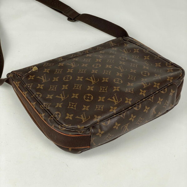 1000069805232 12 Louis Vuitton Messenger Bobur GM Crossbody Bag Monogram Brown