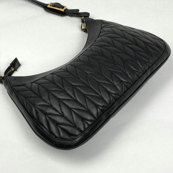 1000070984742 12 Gucci Shoulder Bag Leather Black