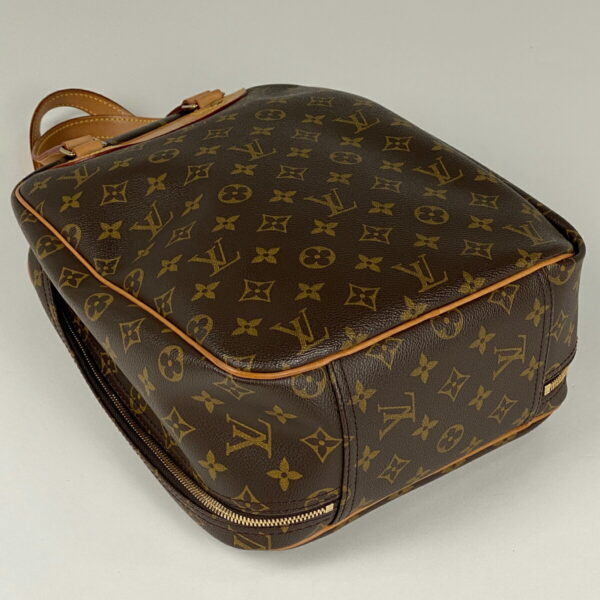 1000073011360 12 Louis Vuitton Excursion Case Monogram Brown