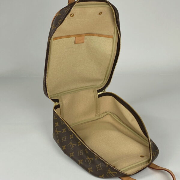 1000073011360 16 Louis Vuitton Excursion Case Monogram Brown