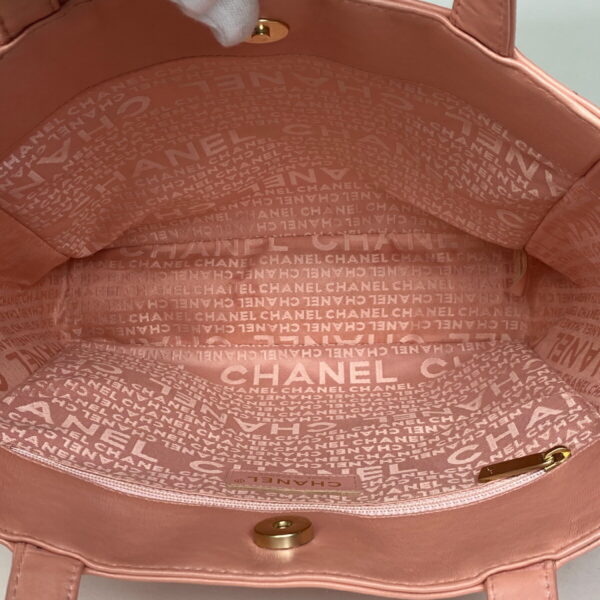 1000076834812 18 Chanel Icon Line Handbag Leather Pink