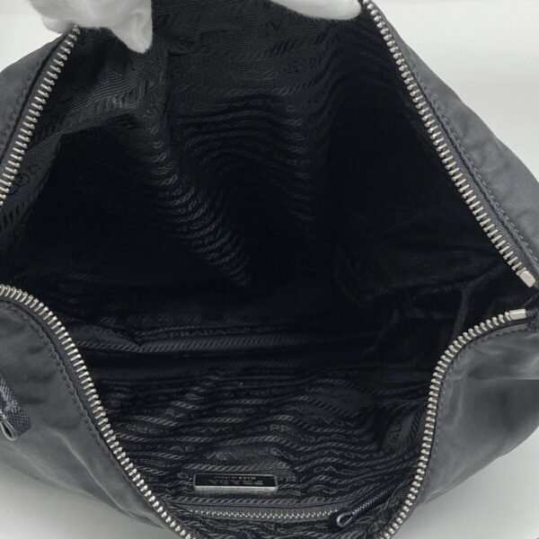 1000077000872 15 PRADA Plate Handbag Nylon Nero