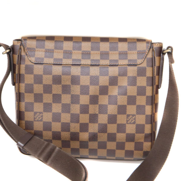 10724 2 Louis Vuitton District PM Shoulder Bag Damier Canvas