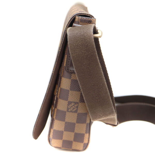 10724 3 Louis Vuitton District PM Shoulder Bag Damier Canvas