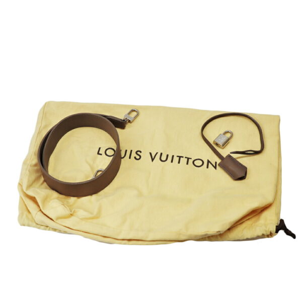 109 Louis Vuitton Ixia MM 2WAY Bag