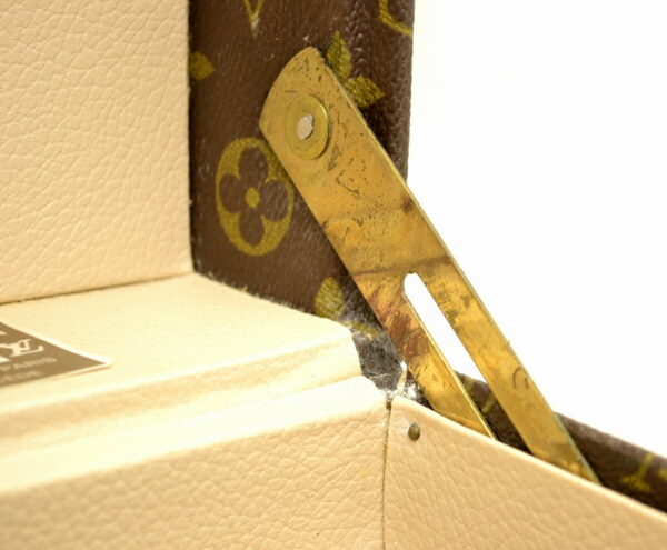 11101068 8 Louis Vuitton Monogram Boite Pharmacy Box