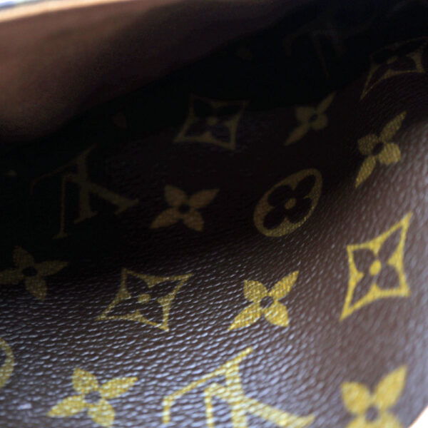 1118 10 Louis Vuitton Sologne Shoulder Bag Monogram Canvas Brown