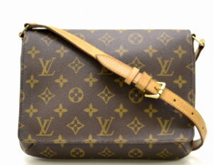 11430636 Louis Vuitton Vanity Bag Monogram Reverse Cannes