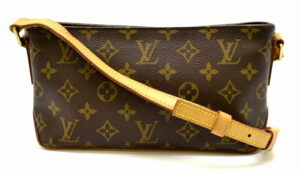 11451420 Louis Vuitton Umbraer Body Bag Damier Black