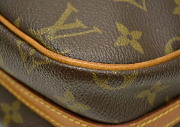 11480978 3 Louis Vuitton Monogram Blois Model Crossbody Bag Canvas Brown