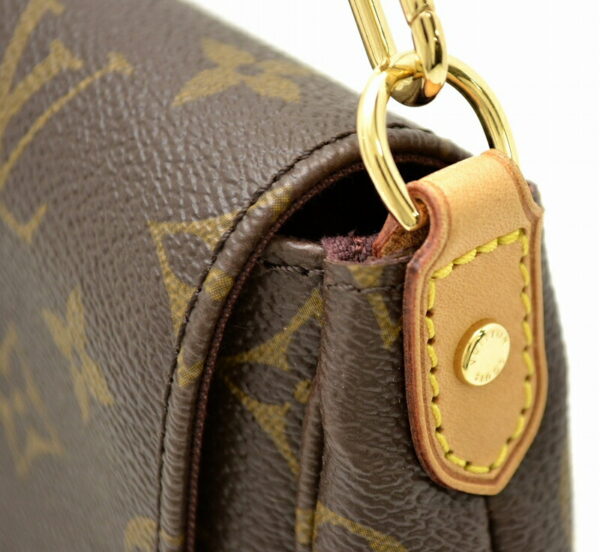 11481293 5 Louis Vuitton Favorite MM Crossbody Monogram Brown