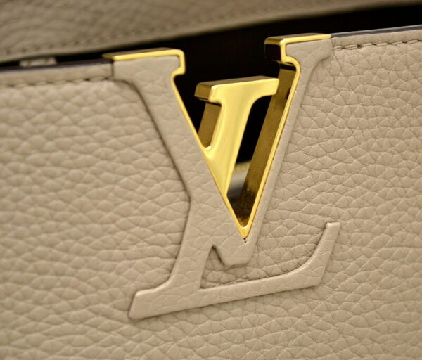 11481324 5 Louis Vuitton Capucines MM Handbag Taurillon Leather Beige