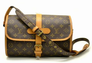 11481550 Louis Vuitton Multicle Monogram Key Holder Brown