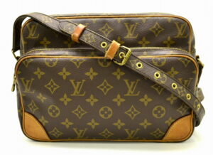 11490279 Louis Vuitton Cartesiere Epi Leather Shoulder Bag Black