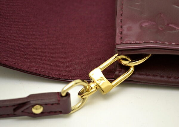 11500187 7 Louis Vuitton Rossmore MM Clutch Bag Monogram Vernis Red