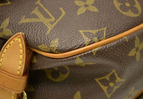 11500364 2 Louis Vuitton Saumur 30 Shoulder Bag Monogram Brown