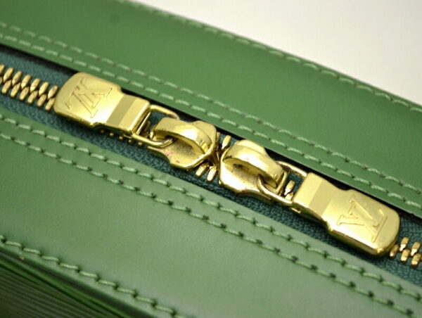 11500429 5 Louis Vuitton Sablon Handbag Epi Green