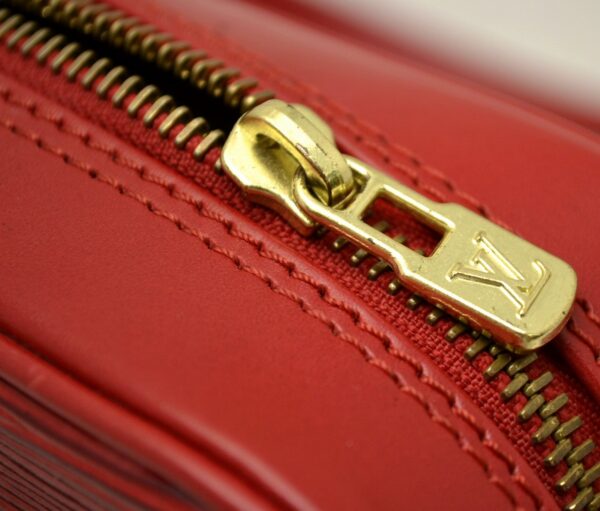 11520291 5 Louis Vuitton Trocadero Shoulder Bag Epi Red