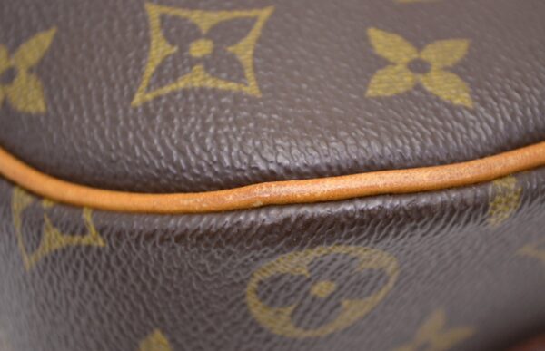 11520911 2 Louis Vuitton Blois Shoulder Bag Monogram Brown