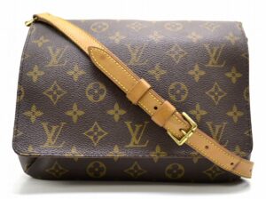 11520928 Louis Vuitton Dauphine MM Shoulder Bag Monogram Reverse