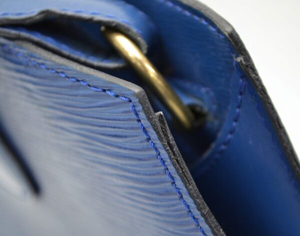 11530358 8 Louis Vuitton Cluny Shoulder Bag Epi Blue