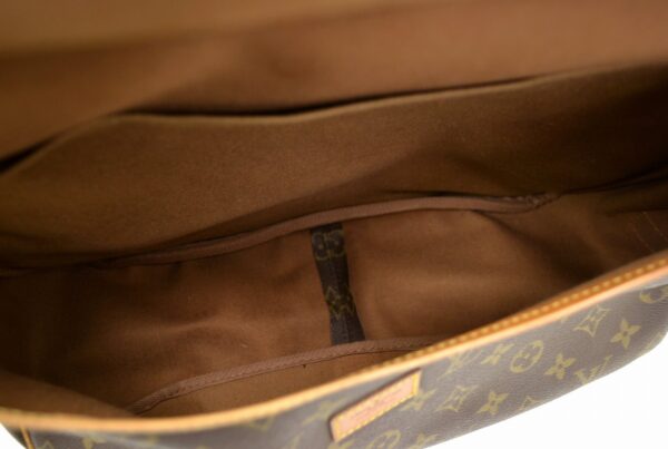 11530951 4 Louis Vuitton Saumur 35 Shoulder Bag Monogram Brown