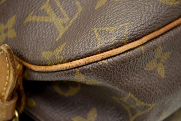 11531127 2 Louis Vuitton Saumur 30 Shoulder Bag Monogram Brown