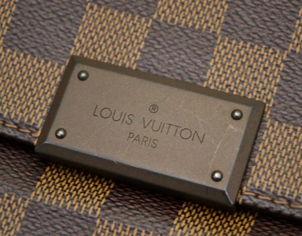 11531697 6 Louis Vuitton District PM Shoulder Bag Damier Brown