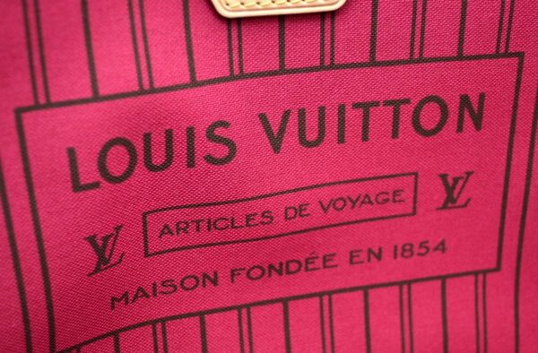 11531736 8 Louis Vuitton Neverfull MM Tote Bag Monogram Pivoine