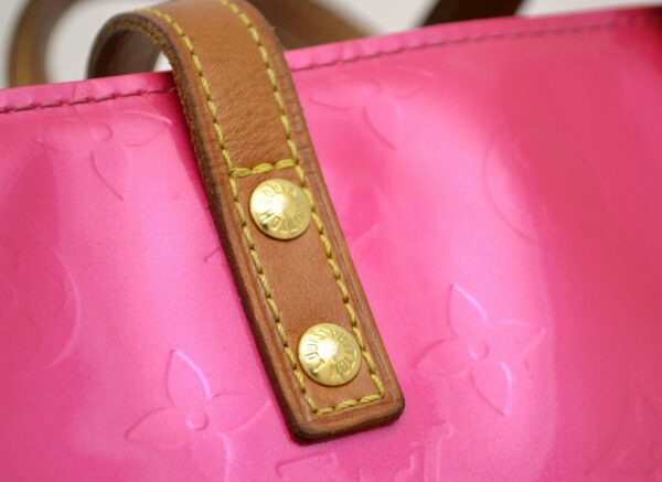 11540117 6 Louis Vuitton Reid PM Handbag Vernis Pink