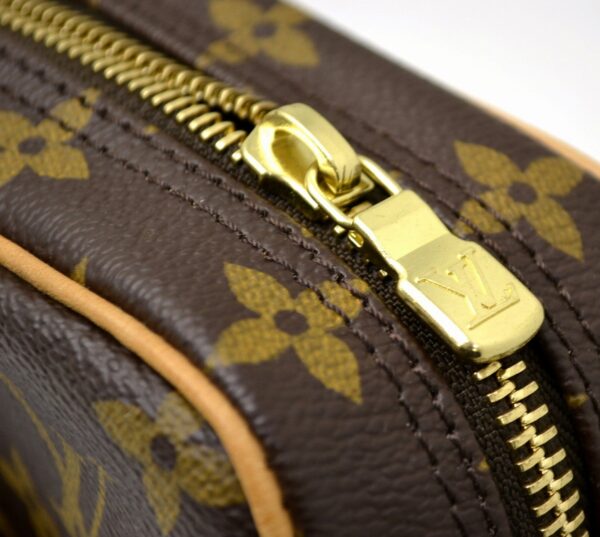 11540287 5 Louis Vuitton Danube Shoulder Bag Monogram Brown