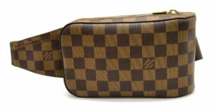 11541202 Louis Vuitton Alma Monogram Handbag Brown