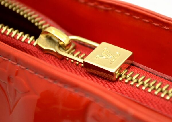 11550277 5 Louis Vuitton Houston Shoulder Bag Monogram Vernis Red