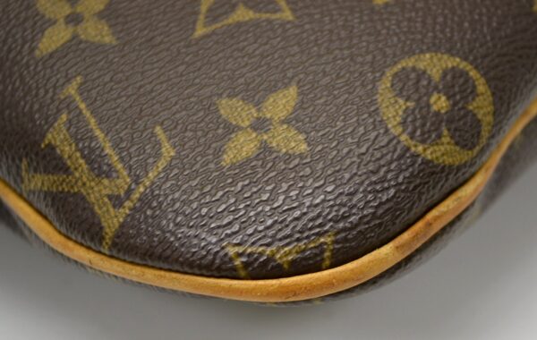 11550713 2 Louis Vuitton Pochette Bosfall Crossbody Shoulder Bag Monogram Brown