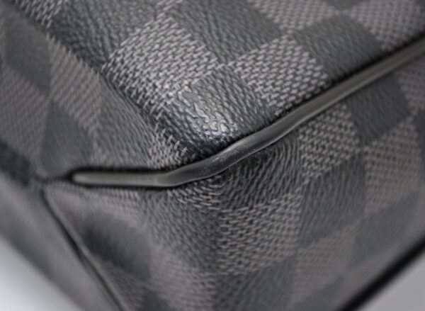 11550741 2 Louis Vuitton District MM Shoulder Bag Damier Graphite Black