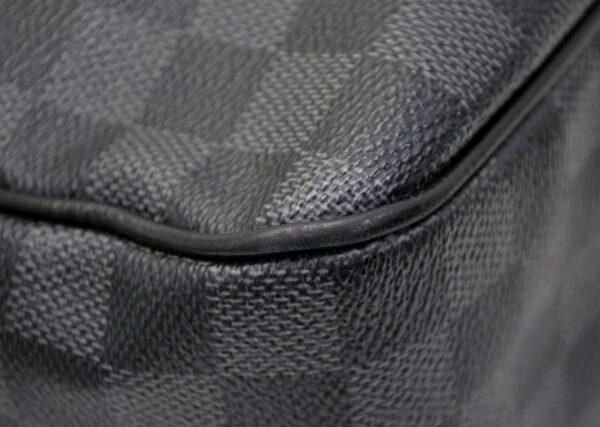 11551130 2 Louis Vuitton Daniel GM Messenger Bag Damier Graphite Black