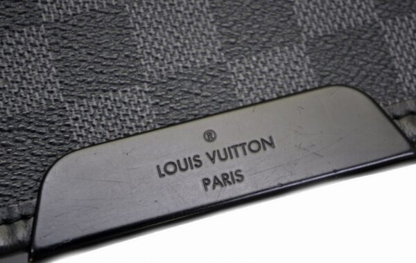 11551130 5 Louis Vuitton Daniel GM Messenger Bag Damier Graphite Black