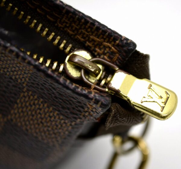 11551174 4 Louis Vuitton Truth Pouch Damier Brown