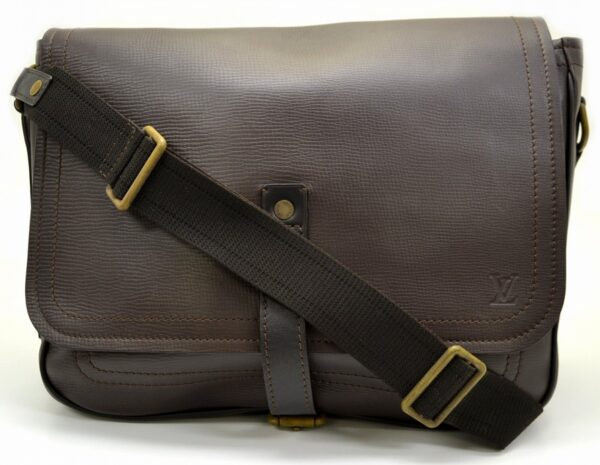 11560836 Louis Vuitton Messenger Shoulder Bag Utah Brown