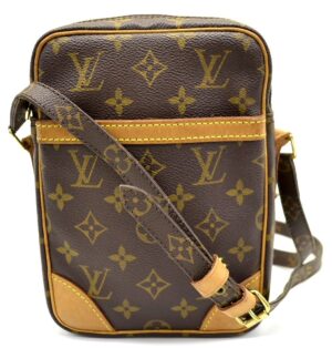 11561285 Louis Vuitton Boîte Chapeau Souple Leather Crossbody Bag MM