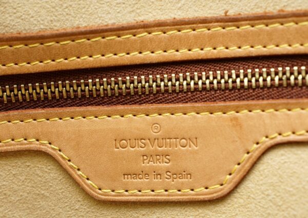 11570787 8 Louis Vuitton Looping GM Shoulder Bag Monogram Brown