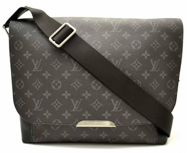 11571137 Louis Vuitton Messenger Explorer MM Shoulder Bag Eclipse Black