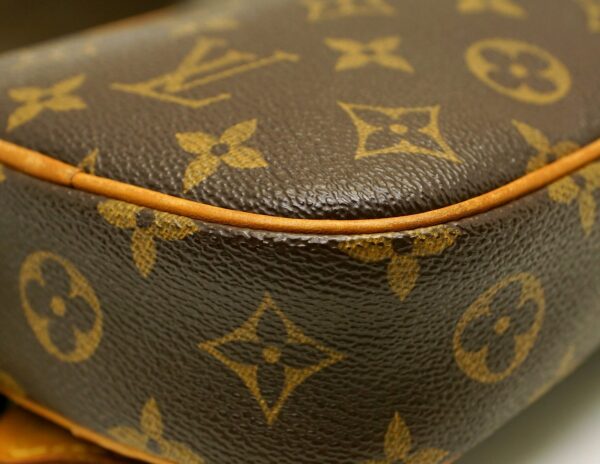 11571167 2 Louis Vuitton Pochette Ganju Body Bag Monogram Brown