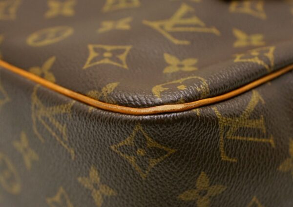 11571216 2 Louis Vuitton Cite MM Shoulder Bag Monogram Brown