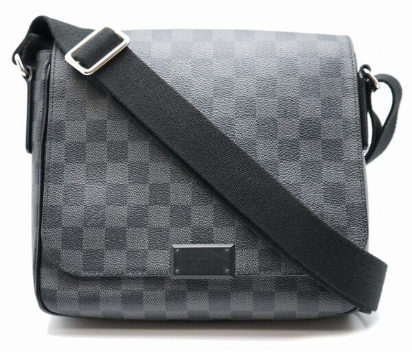 11581076 Louis Vuitton District PM Shoulder Bag Damier Graphite Black