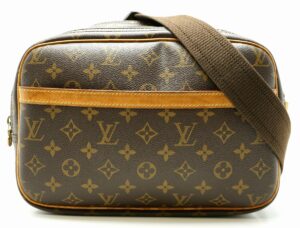 11581370 Louis Vuitton Go 14 MM Shoulder Bag Black