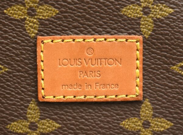 11590765 8 Louis Vuitton Saumur 30 Shoulder Bag Monogram Brown