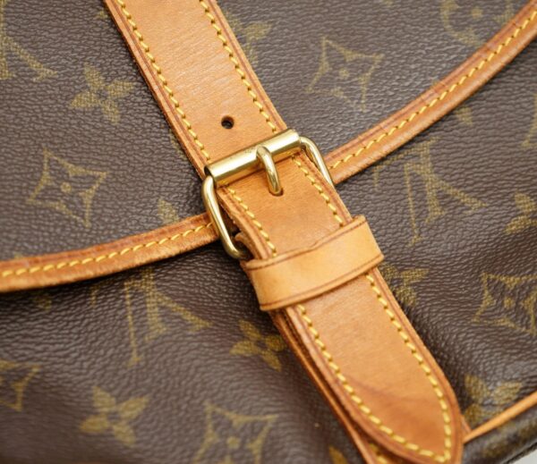 11590925 6 Louis Vuitton Saumur 35 Shoulder Bag Monogram Brown