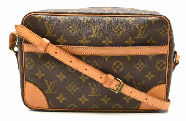 11591297 Louis Vuitton Trocadero 27 Shoulder Bag Monogram Brown