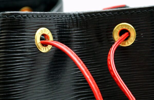 11591384 5 Louis Vuitton Noe Bicolor Shoulder Bag Epi Black Red